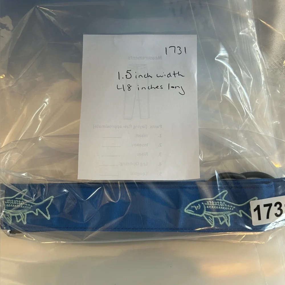 Vineyard Vines Men's Blue Fish Printed D-Ring Belt Size L 48‎ inches long